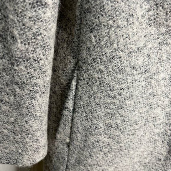 Andrew Marc Women's Gray Peacoat. Zip up, lined in black. Size XL. - Picture 11 of 11